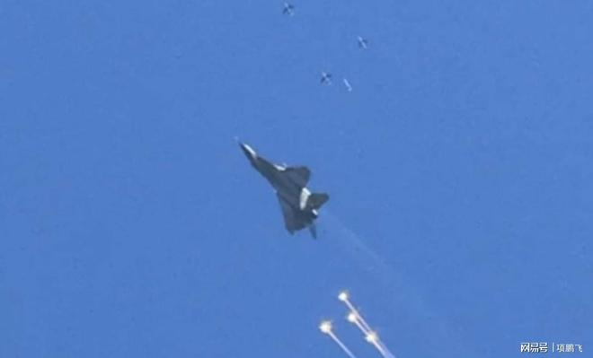 克里米亚军船！空袭苏梅的俄军指挥部pg电子免费模拟器乌克兰海军击毁(图6)