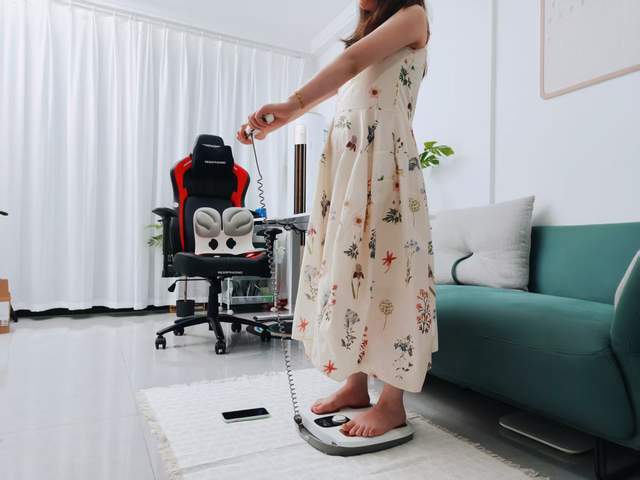 ：3频8电极+12项数据+97%准确率有点全面pg电子免费模拟器InBody体脂秤H30评测(图6)
